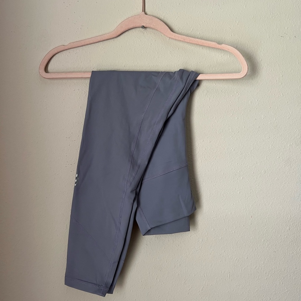 P’tula Alainah III Sleek Legging: 23" - Lilac